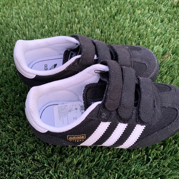 Unisex black adidas toddler Velcro shoes size 10.5 - Picture 5 of 9